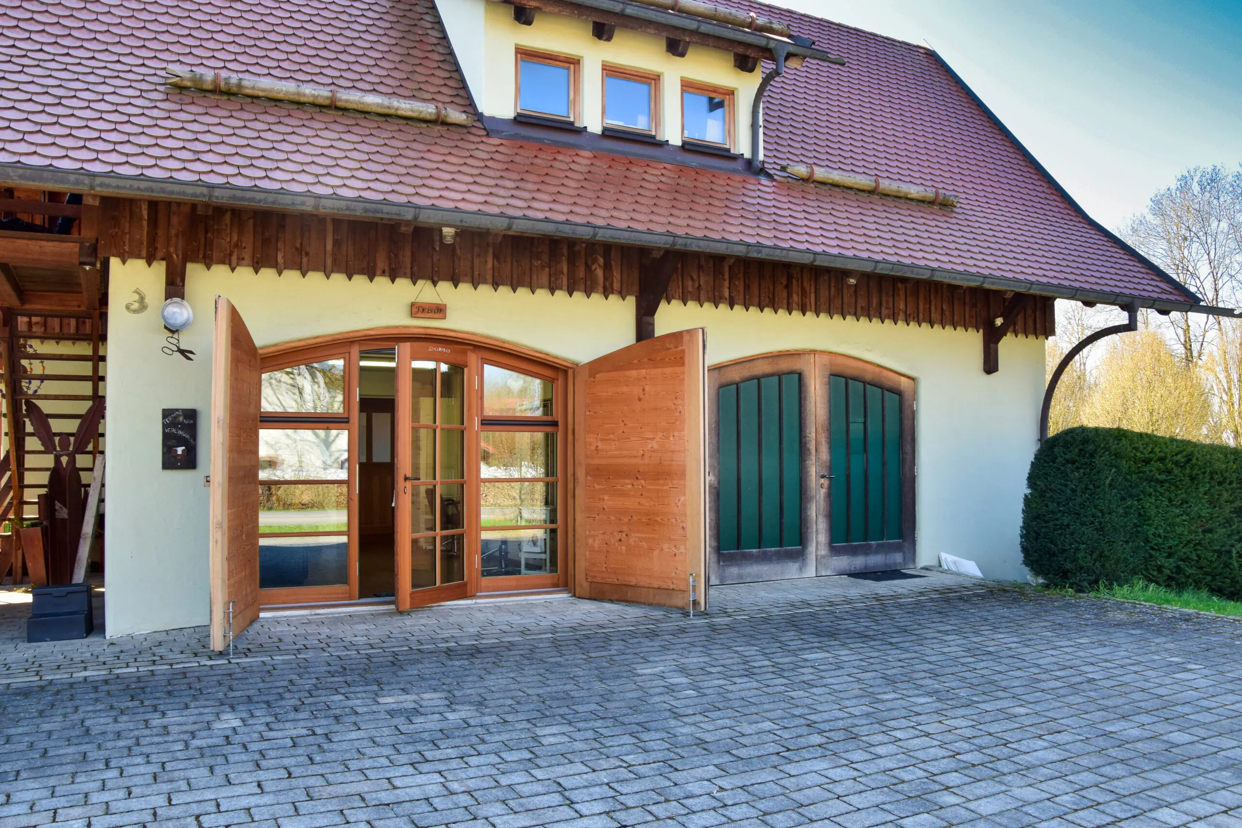 Friseursalon PE Außenaufnahme Foto